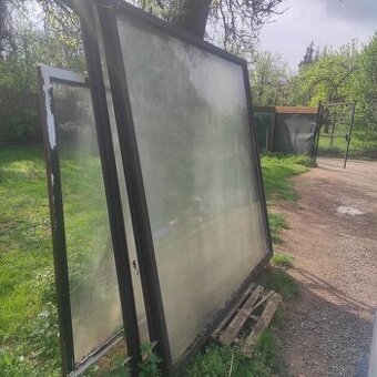 Skleněná vitrína - 1