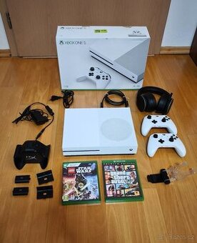 Herní konzole Xbox One S 1T, 2x ovladač, sluchátka, hry