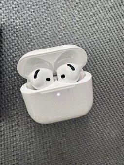 Sluchátka Apple AirPods 4 (rozbalené)