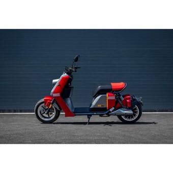 Elektro skutr Leramotors C7, červená