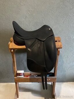 Drezurní sedlo Wintec Isabel 16,5”