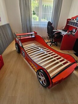 Dstska postel - zavodni auto