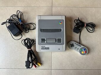 NINTENDO SNES-Super Nintendo Entertainment System pěkný stav