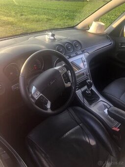 Ford Galaxy - 1