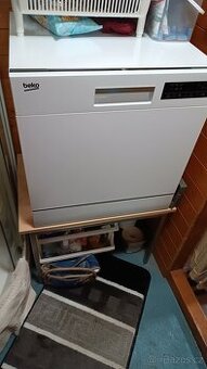 Prodám myčku Beko. Volně stojící