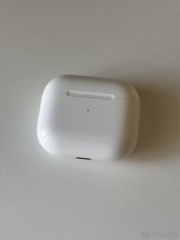 Apple AirPods 3 s bezdrátovým nabíjením