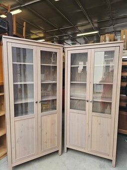 VITRÍNA IKEA HEMNES BEZ ZNÁMEK UŽÍVÁNÍ