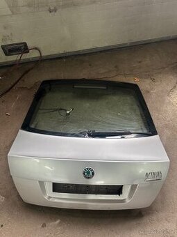 Škoda Octavia 2 zadní dveře