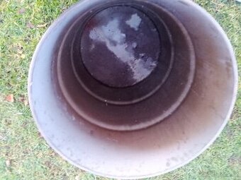 Uzavíratelné plechové sudy