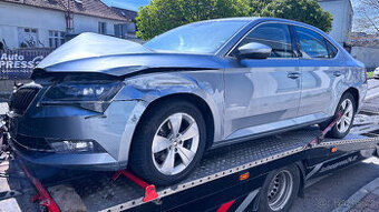 Vůz na náhradní díly Škoda Superb 3 sedan 2017 CRLB SGG LF7M