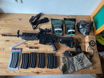 Airsoft M4 + výbava