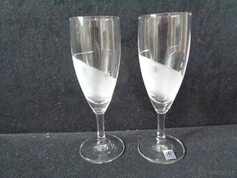 2 skleničky na nožce