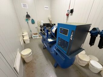 Prodám kompresor ORLÍK 7.5/270 + sušička ORLÍK DSI 90