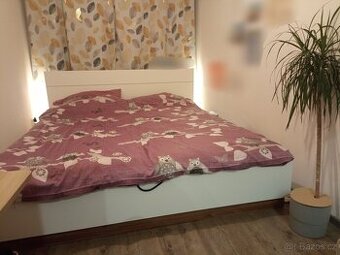 Manželská postel s úložným prostorem a led páskem