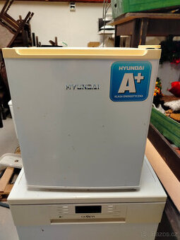 Chladnička Hyundai RSC050WW8E bílá