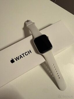 apple watch SE 2 44mm