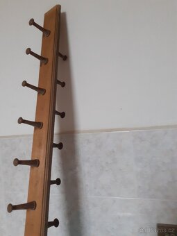 retro drevěné věšáky,oboustranný věšák
