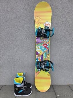 Snowboard SABRINA, 138 cm + boty WED'ZE