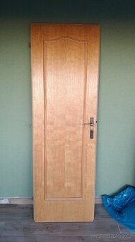 Hezké interiérové dveře s kováním