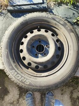 Zimní pneu + disky Kormoran Snow 195/65 R15 91H