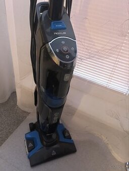 Vysavač a parní čistič Rovus Poseidon Steam & Vac Plus. 