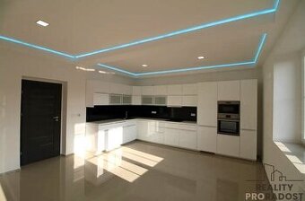 Pronájem bytu 4+kk 107 m² Plzeňská, Praha