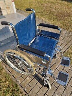 Prodám pěkný invalidní vozík DAYS viz foto.