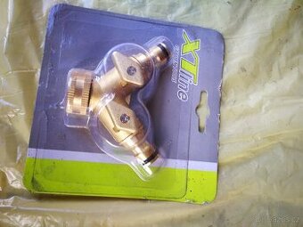 Mosazná rychlospojka -dva výstupy