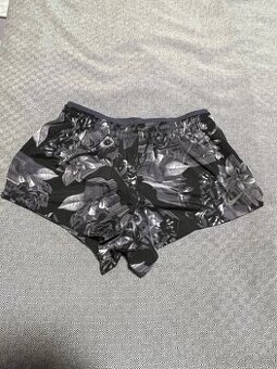 Běžecké dámské šortky Nike - 2 druhy