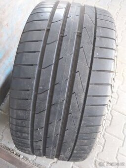 Prodám 2 x letní pneu Hankook 245/35/19