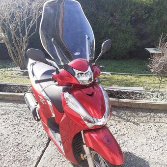 Skutr honda sh300