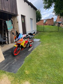 Limitovaná edice 999 r.v.2007 Honda Repsol rr fároš