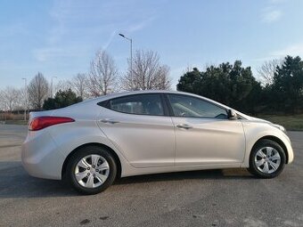 Hyundai Elantra 2012,benzín  nebo alternativní LPG pohon