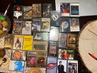 Mc kazety 30 kusu Pink Floyd , brontosauri, Scorpions AC-DC