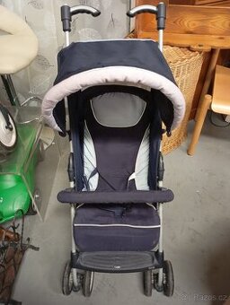 🛒 Kočárek – skladný a funkční
