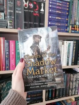 Cassandra Clare - Ghosts of the Shadow Market