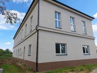 SOB03 Nový byt 2+kk 58m2 se zahrádkou a parkováním v obci S