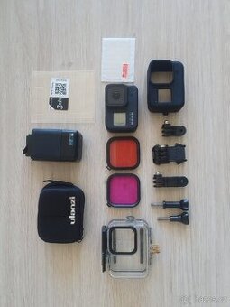 GoPro Hero 8 Black Edition včetně příslušenství a dómu