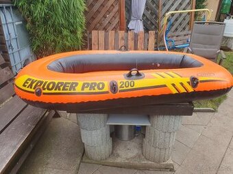 Nafukovací člun Explorer Pro 200