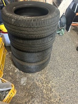 Michelin 215/65/16 C - 1