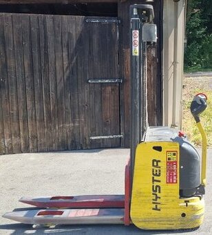 Ručně vedený vysokozdvižný vozík Hyster S1,2 AC