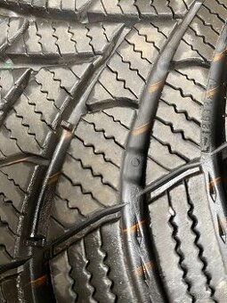 Semperit Speed-Grip 5, 215/55 R17 zimní pneu