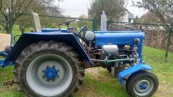 Traktor, vlečka, pluh