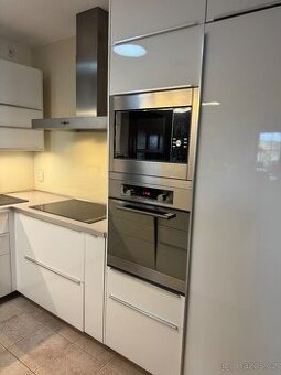 Vestavná trouba + mikrovlnka Baumatic + digestoř BEST