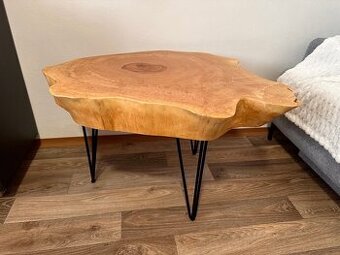 Konferenční stolek z masivu