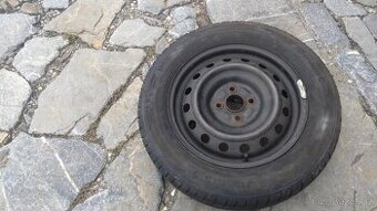 zimní pneu 195 60 15 BARUM + DISKY TOYOTA COROLLA