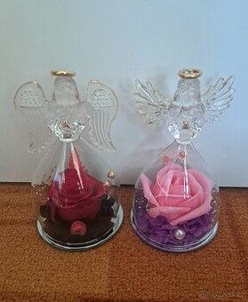 Věčná růže ve skleněném andělovi