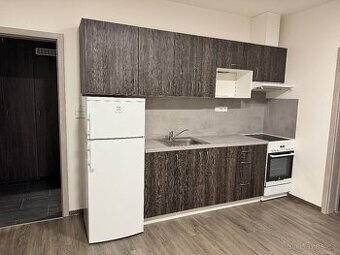 Prodej kuchyně s lednici a sporákem