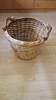Proutěný koš