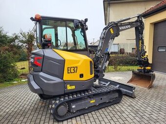 Pásové minirypadlo Volvo EC37F